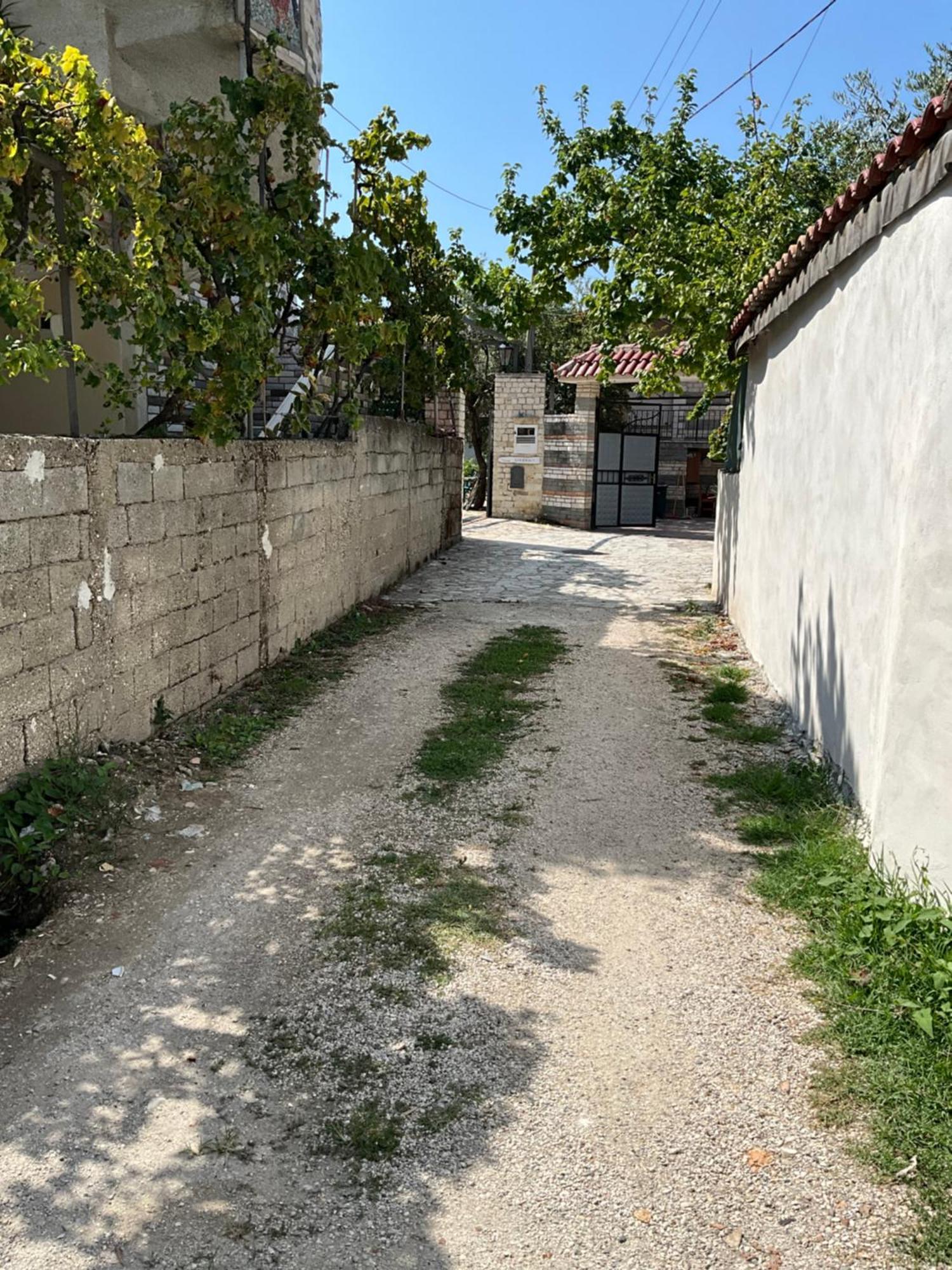 Vlorë Vila Licenji מראה חיצוני תמונה